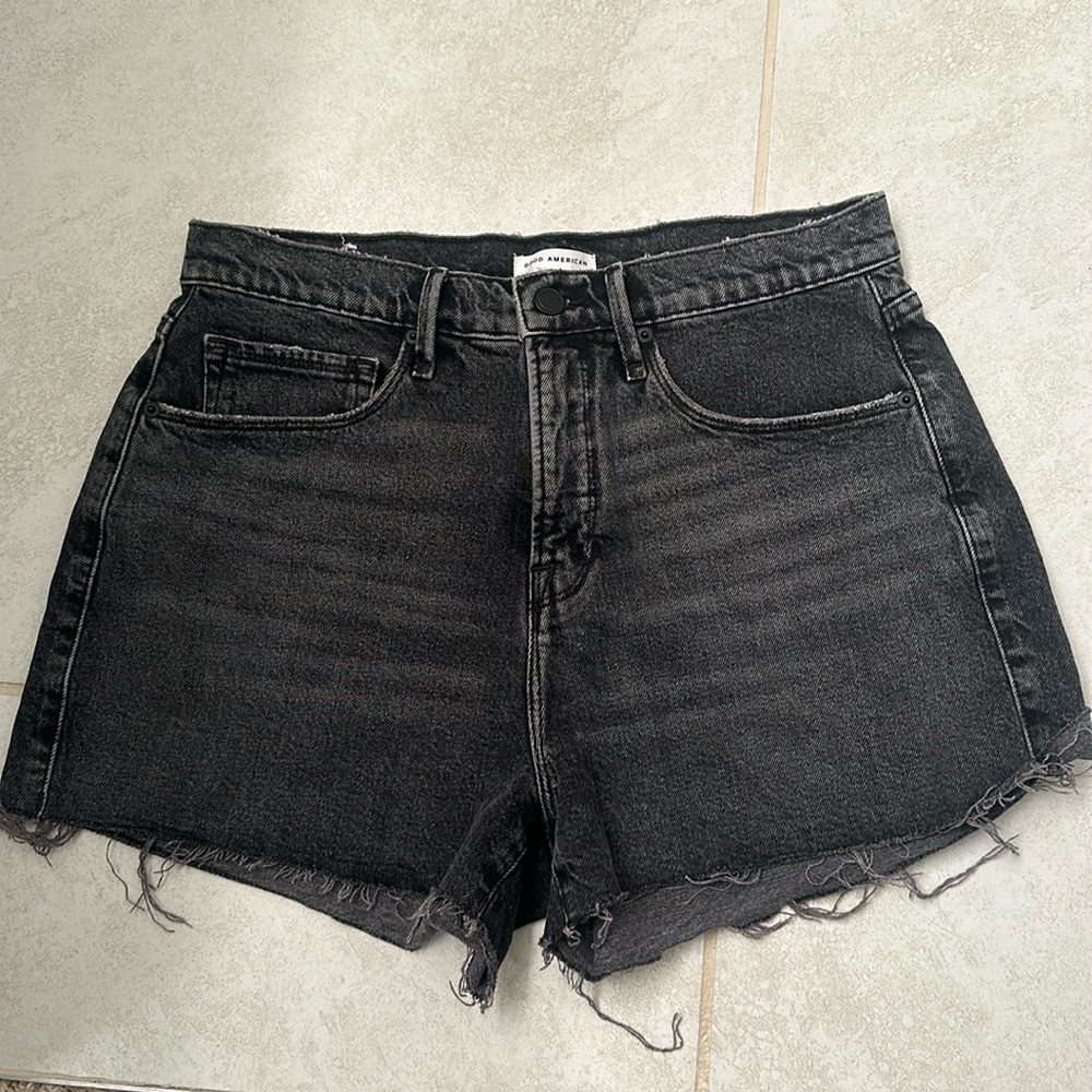 GOOD AMERICAN SHORTS